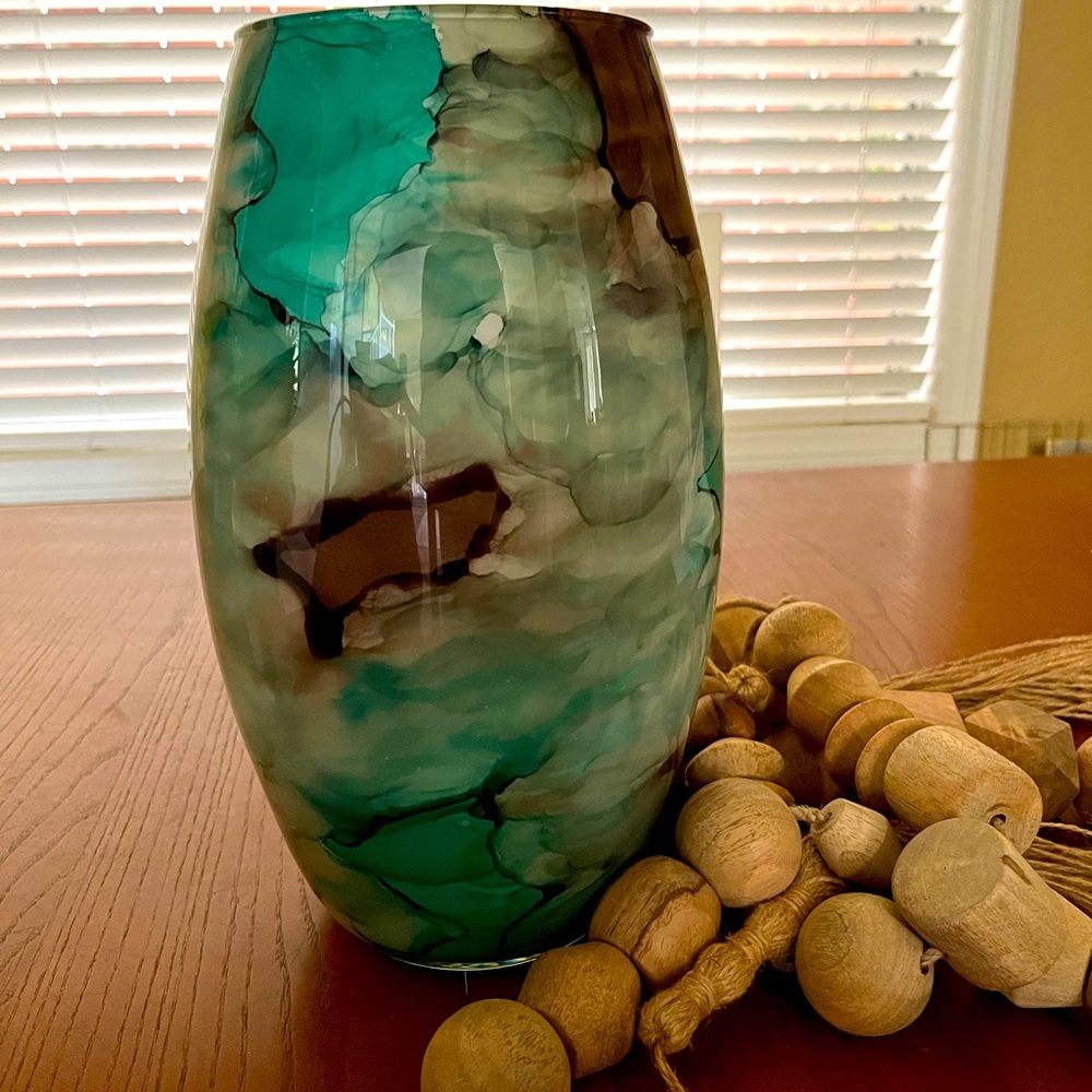Beautiful 12” tall glass vase (5” opening)